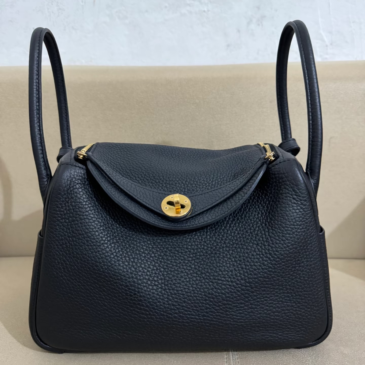 99新 Hermes/爱马仕 爱马仕lindy30黑金Y手提包