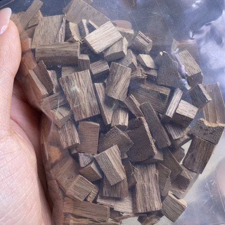 沉香柬埔寨菩萨棋11克车珠碎料