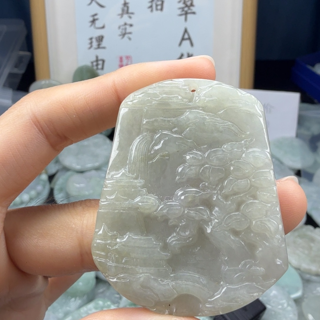 翡翠未镶嵌颈饰翡翠