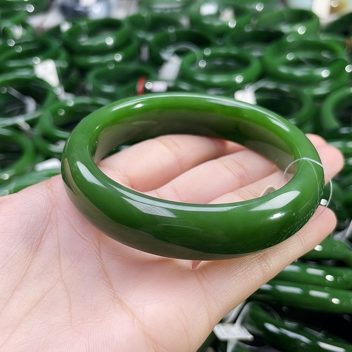 未镶嵌手镯和田玉（碧玉）绿***俊