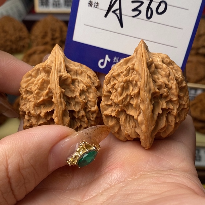 把件桃核野生虎头