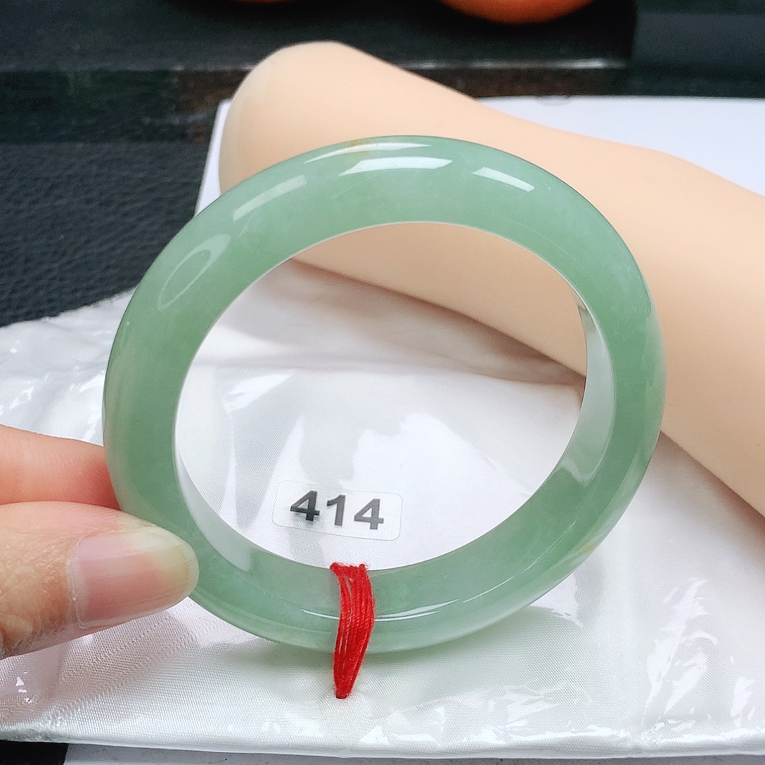 翡翠手镯未镶嵌正5657