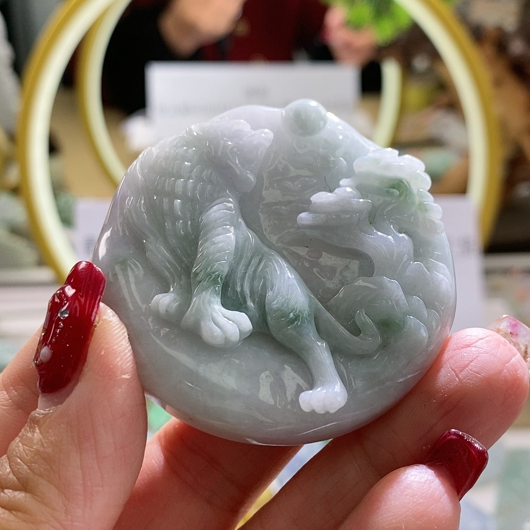 【闪购商品】翡翠颈饰未镶嵌葡萄