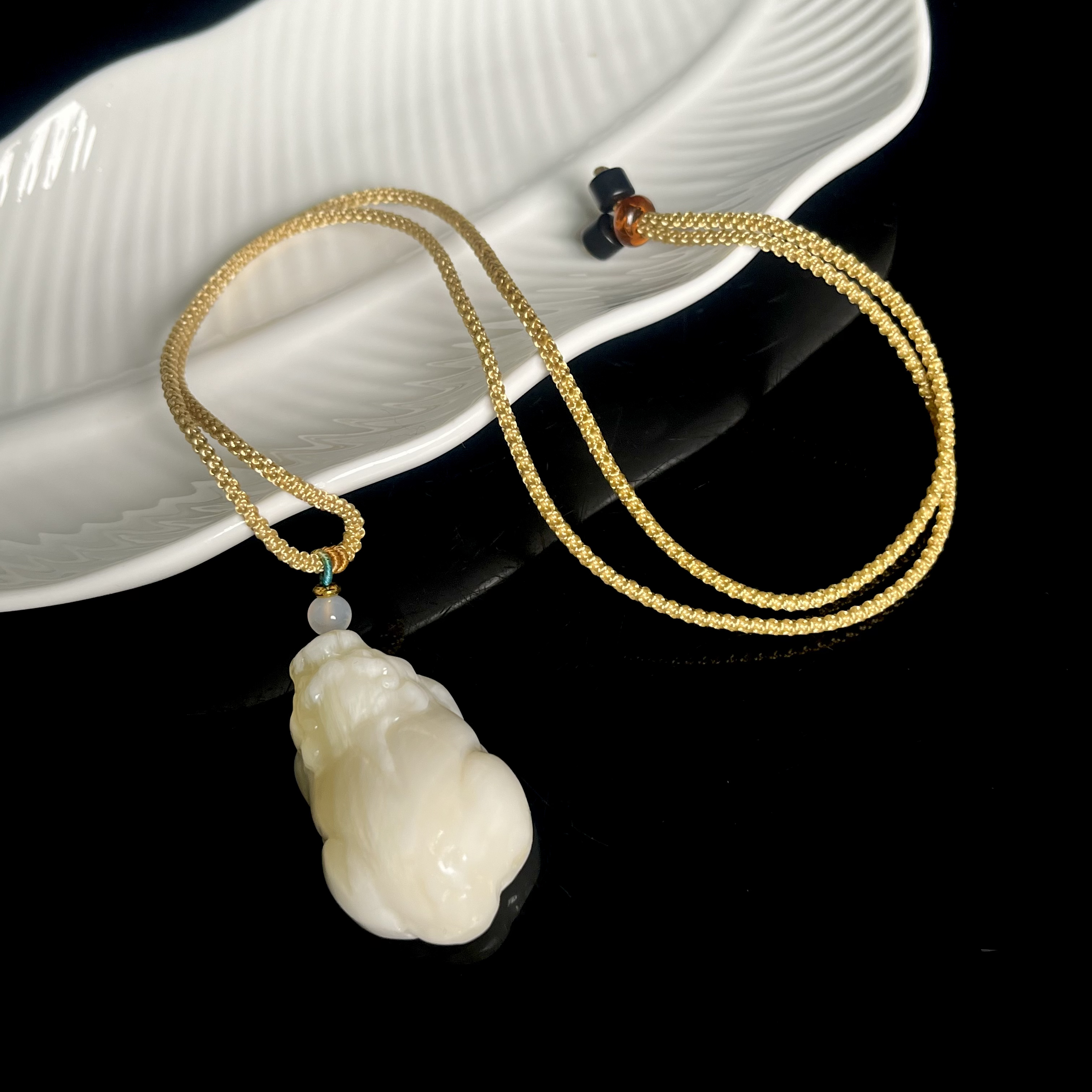 非金属树脂手链 高品质金丝貔恘编绳吊坠YC768多样性发其一简约款