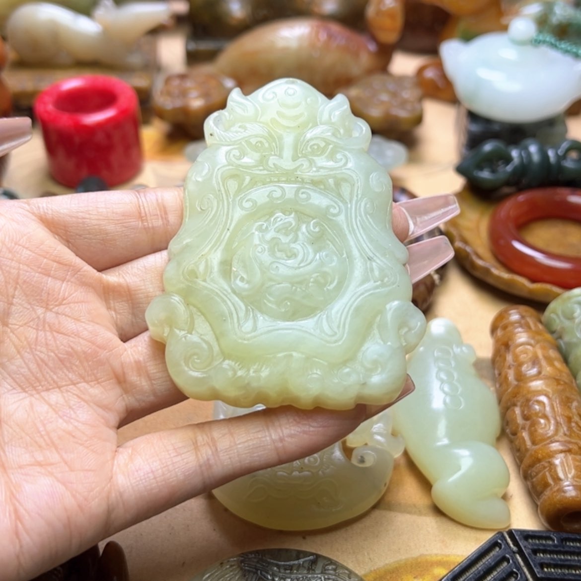 【闪购商品】蛇纹石玉颈饰未镶嵌