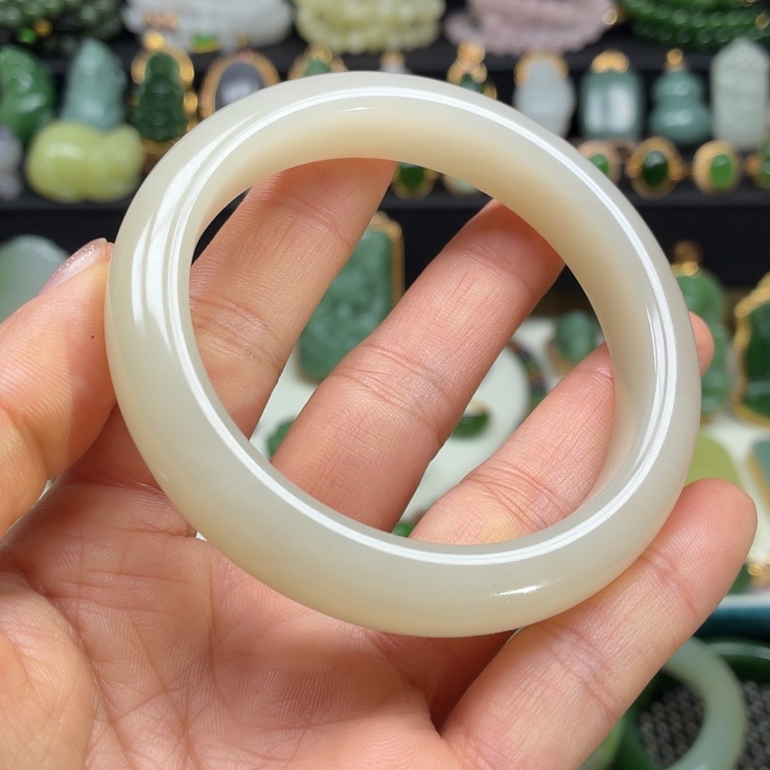 和田玉未镶嵌颈饰藕粉57.6