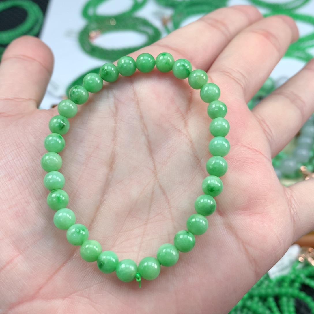 翡翠手链未镶嵌翡翠