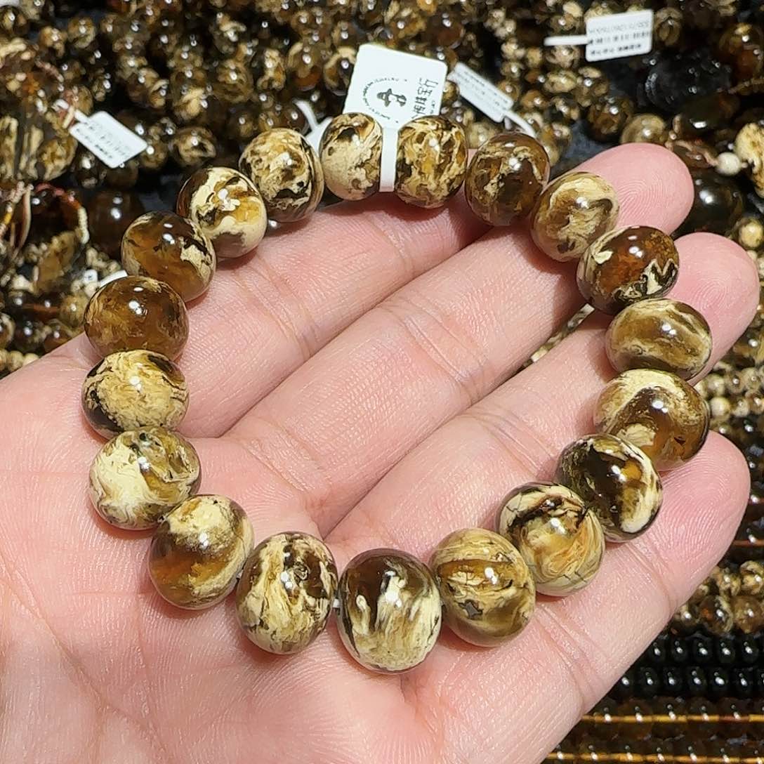 琥珀颈饰未镶嵌陈****j抚顺琥珀