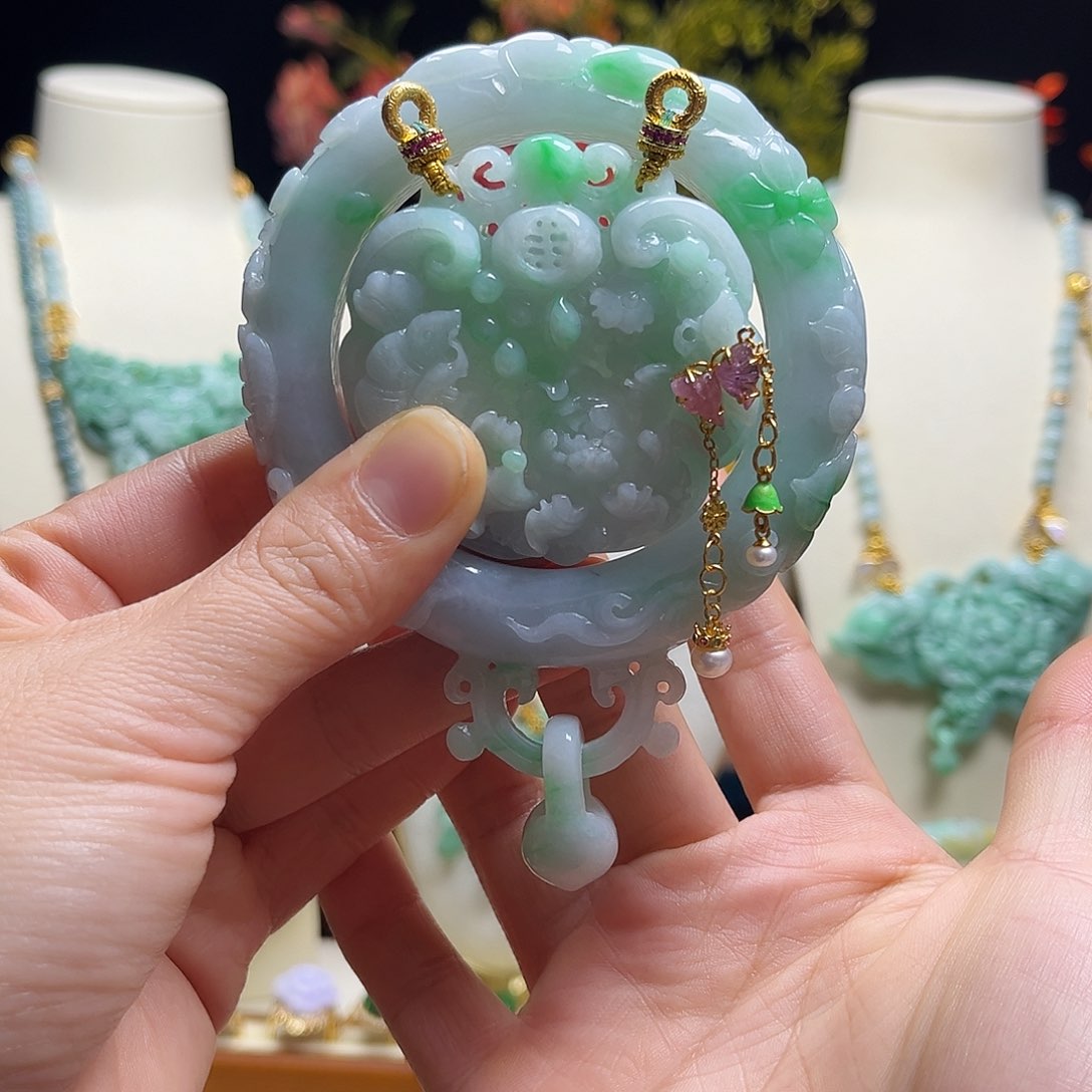 翡翠颈饰未镶嵌天然翡翠