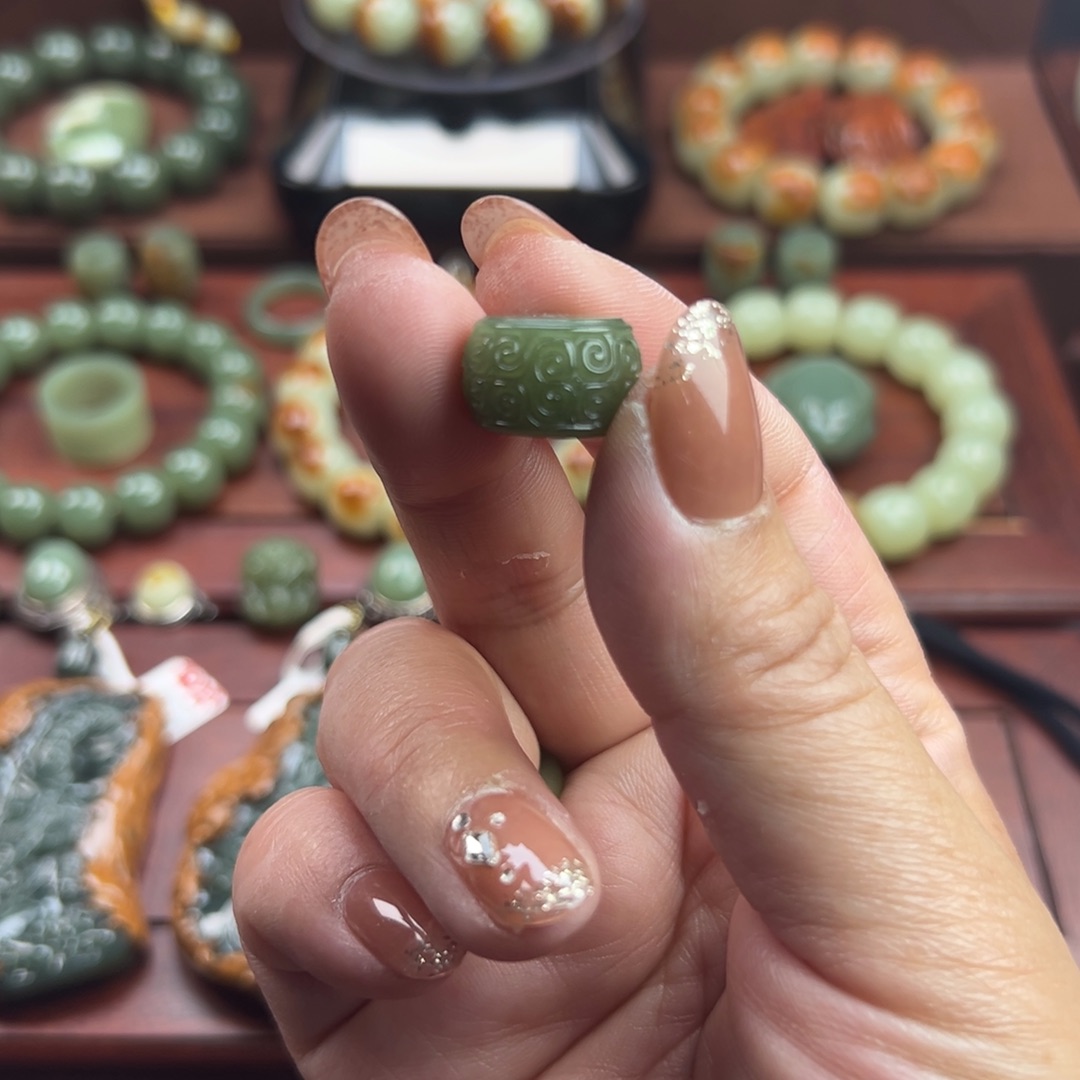 岫岩老玉（透闪石质玉）配饰未镶嵌