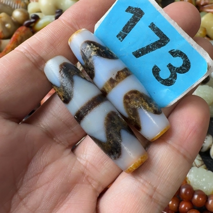 熠***辉玛瑙/玉髓未镶嵌颈饰