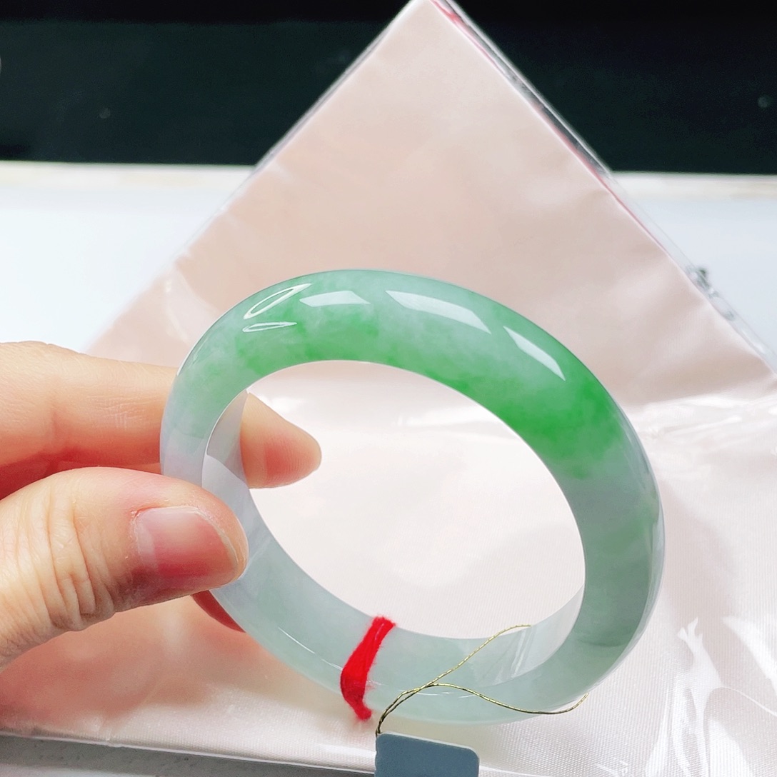 翡翠未镶嵌手镯54圈口