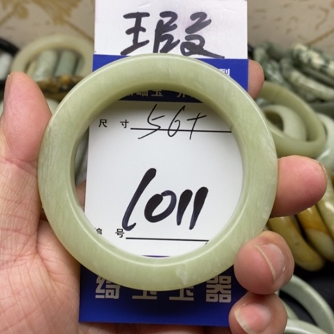 未镶嵌蛇纹石玉手镯