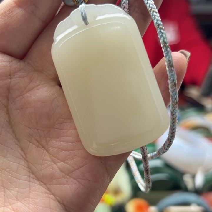 石英质玉未镶嵌颈饰
