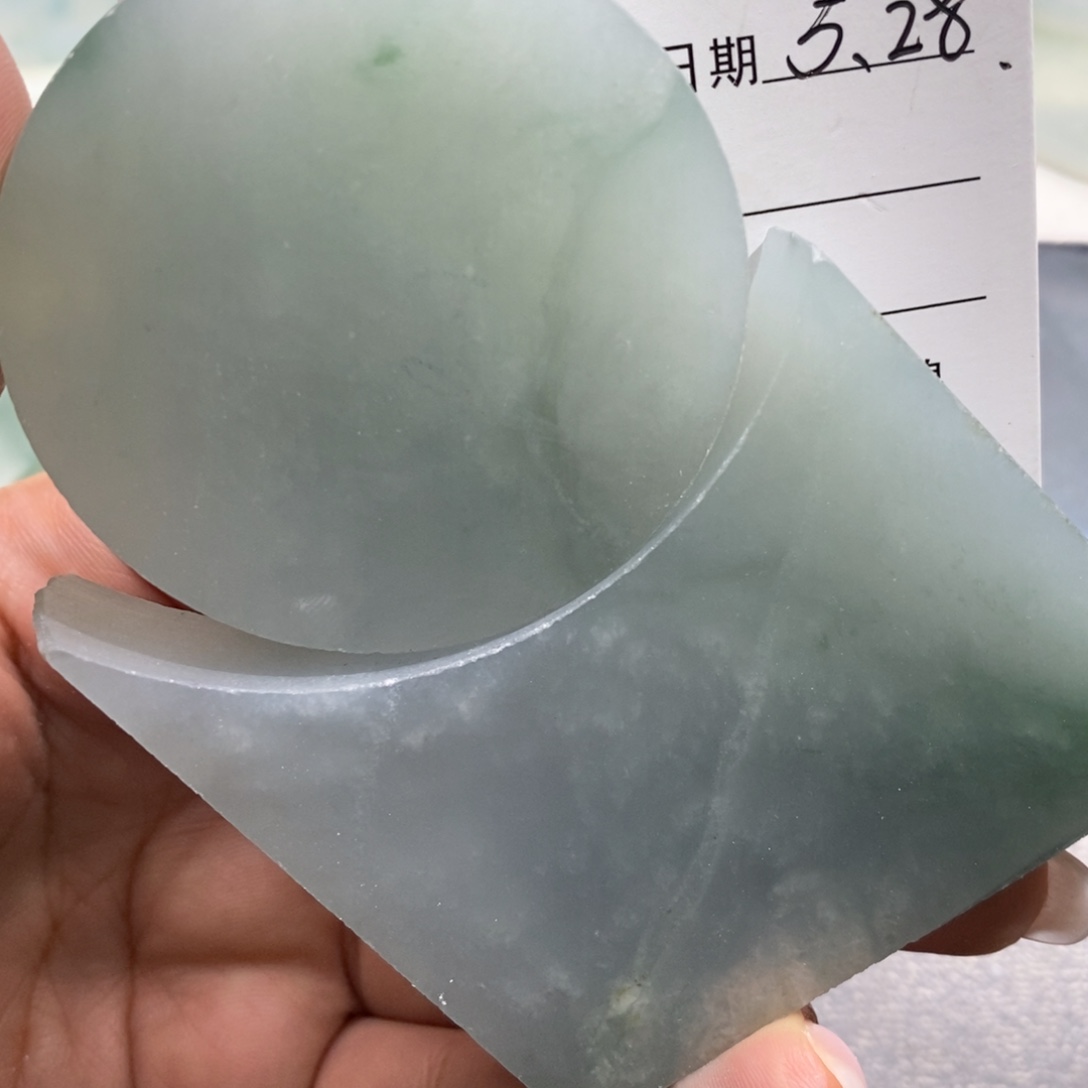 翡翠挂件未镶嵌沁*