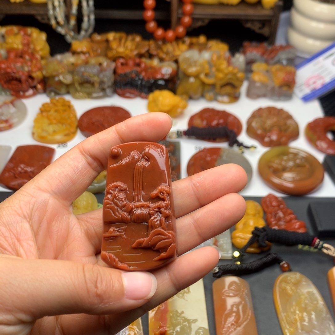 石英质玉（黄龙玉）挂件未镶嵌