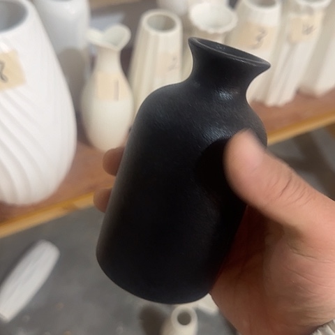 瓶轻**语黑小瓶子陶瓷花瓶一个