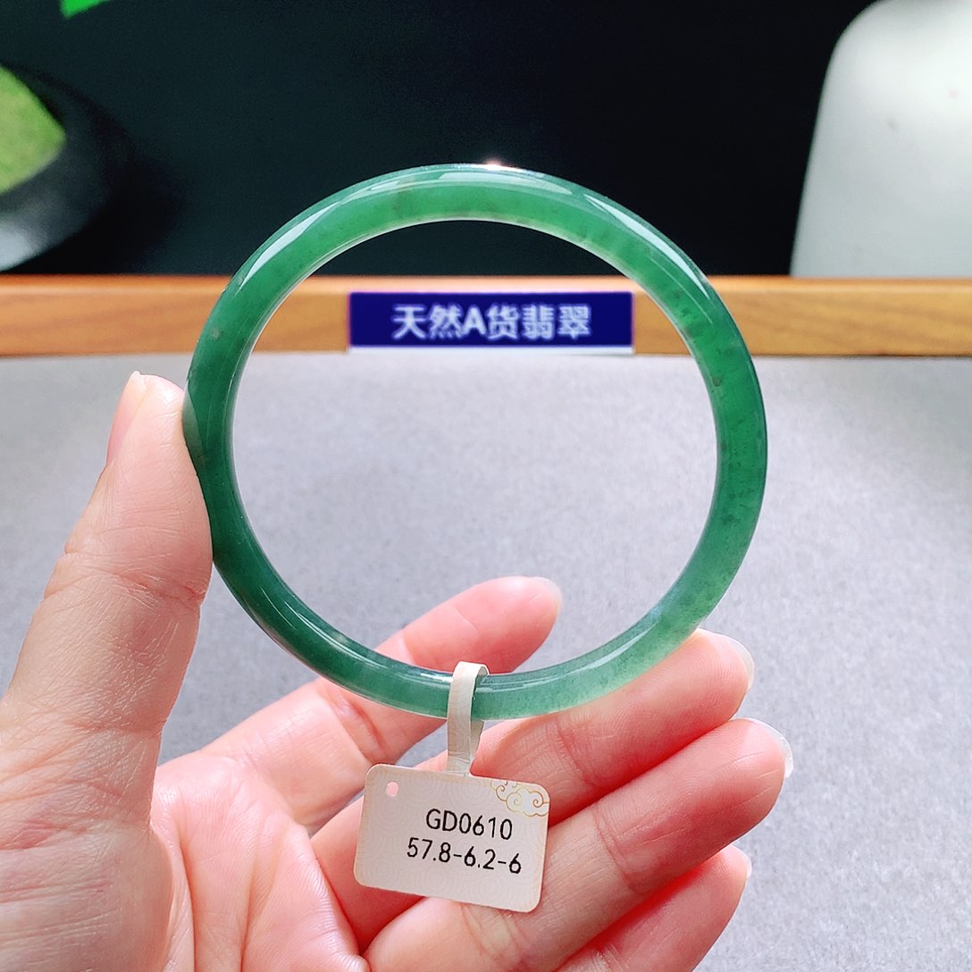 未镶嵌手镯翡翠天然翡翠手镯a货