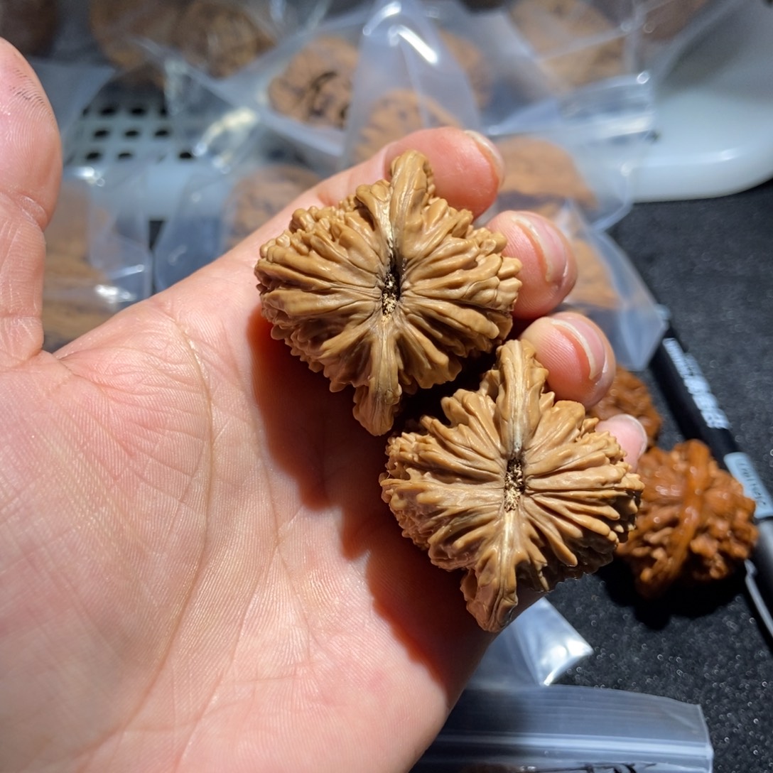 文玩核桃吊坠四座楼狮子头65