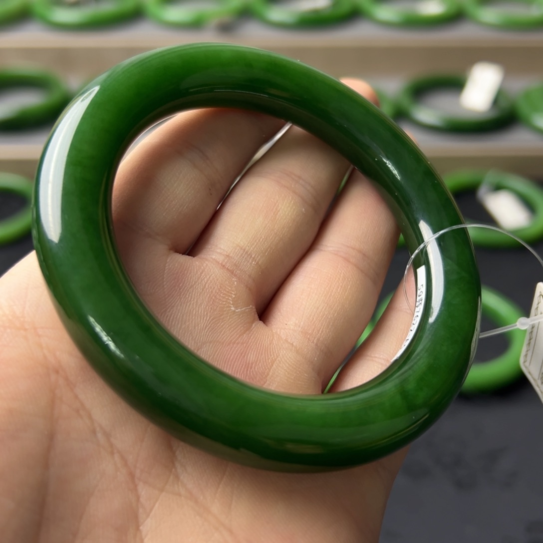 和田玉（碧玉）手镯未镶嵌