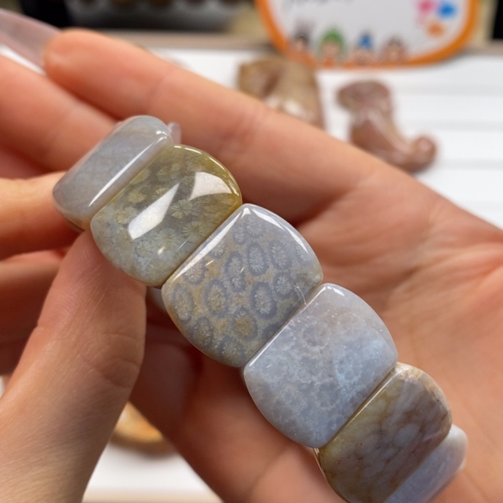 硅化玉手串未镶嵌手牌