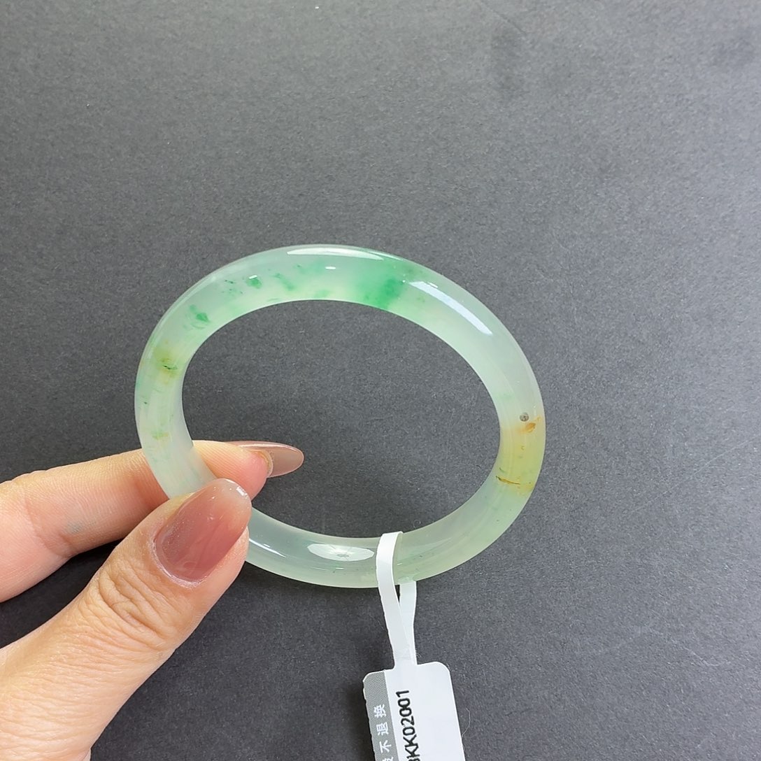 一***光石英质玉未镶嵌手镯