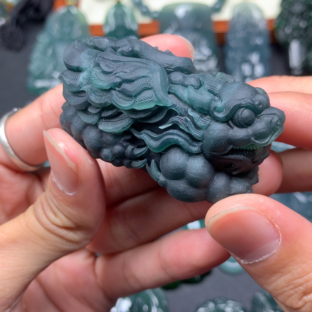 A***E翡翠未镶嵌颈饰貔貅