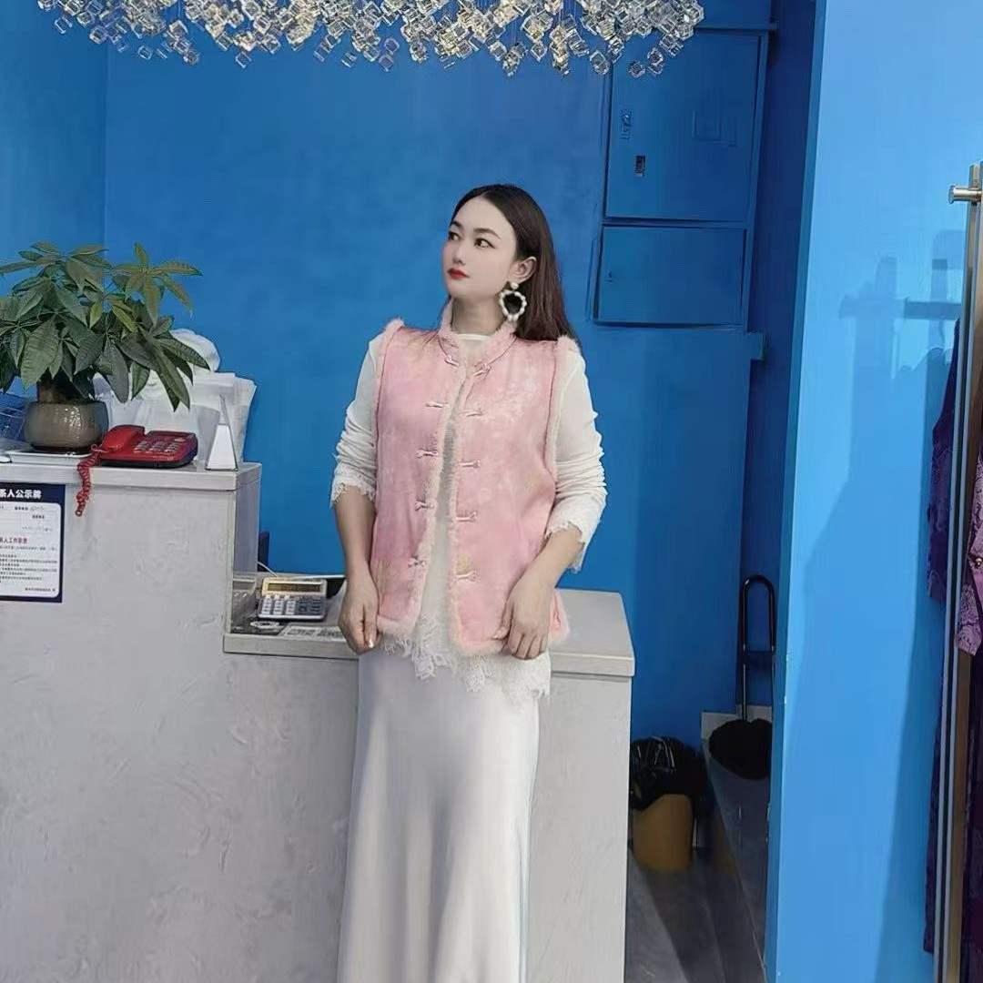 曼雪菲幻色蝴蝶描边马甲