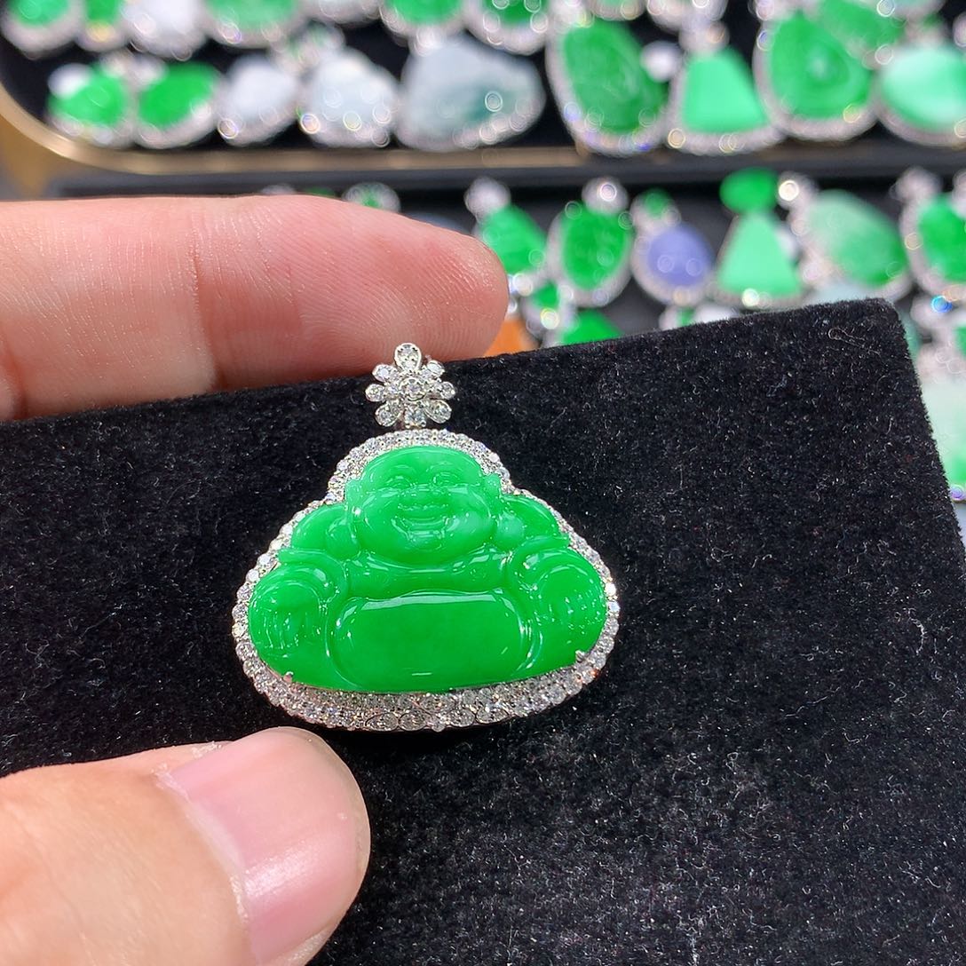 翡翠18K金镶嵌颈饰