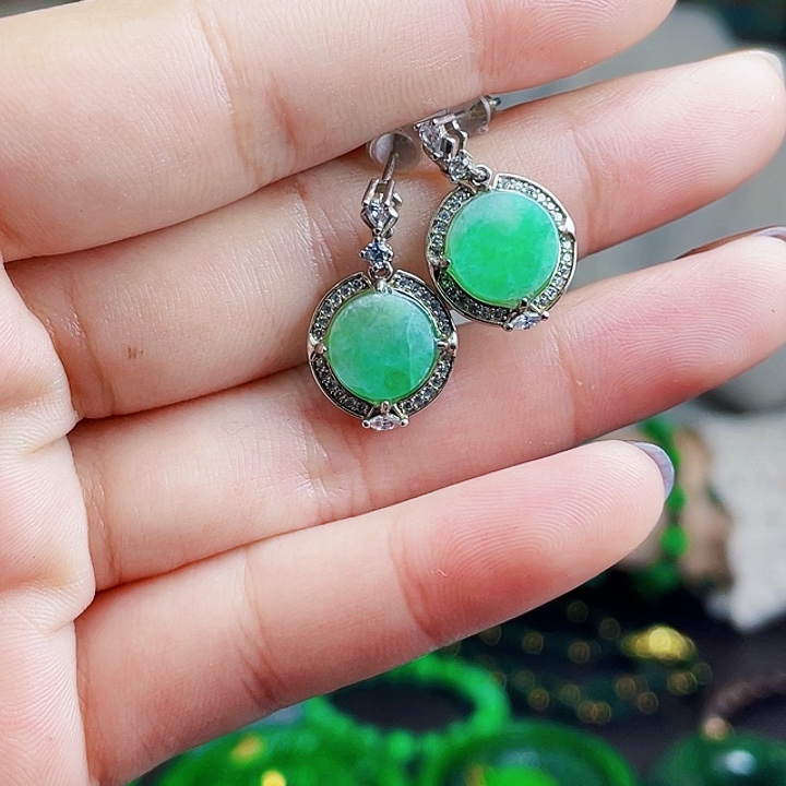 翡翠银S925镶嵌颈饰多样性