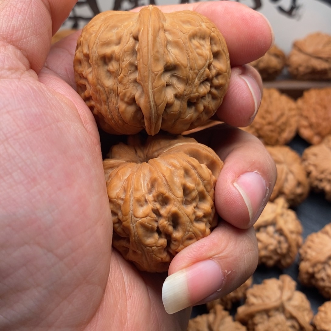 文玩核桃把件贰**.元宝