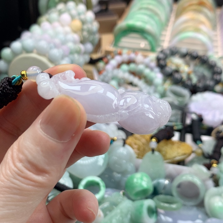 翡翠未镶嵌颈饰吊坠