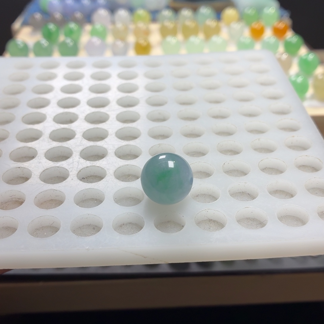 翡翠未镶嵌手链13.3翡翠圆珠