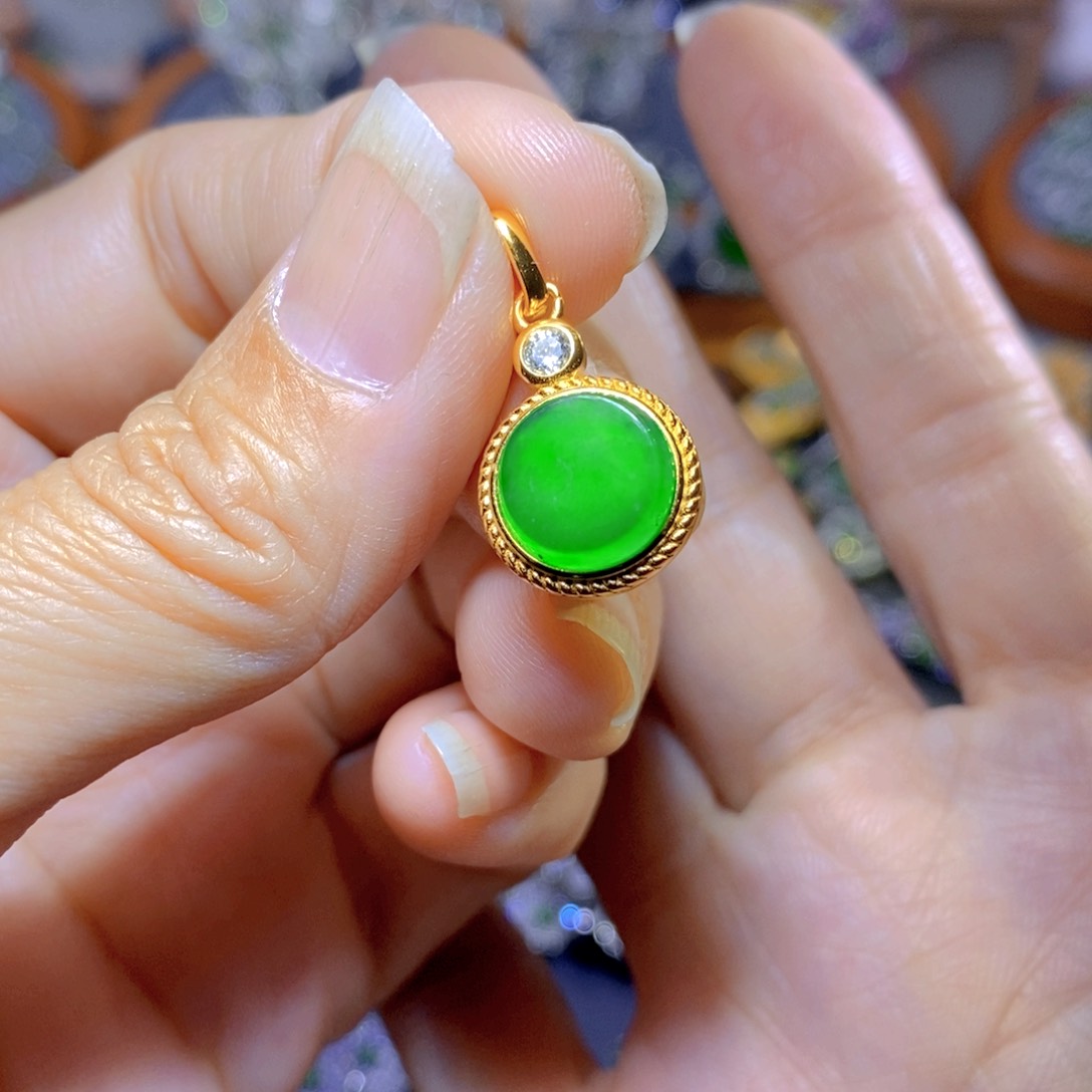 翡翠颈饰银S925镶嵌天然翡翠