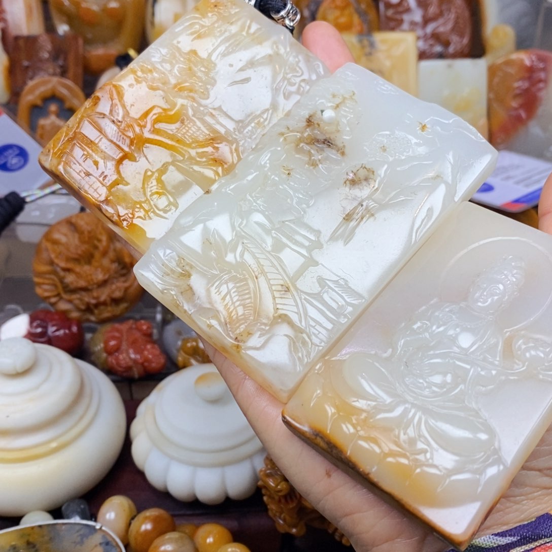 石英质玉颈饰未镶嵌