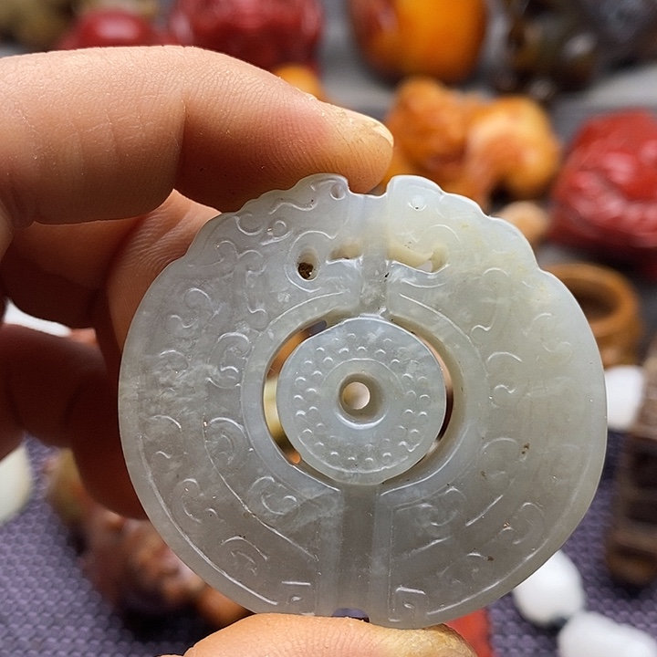 未镶嵌蛇纹石玉颈饰