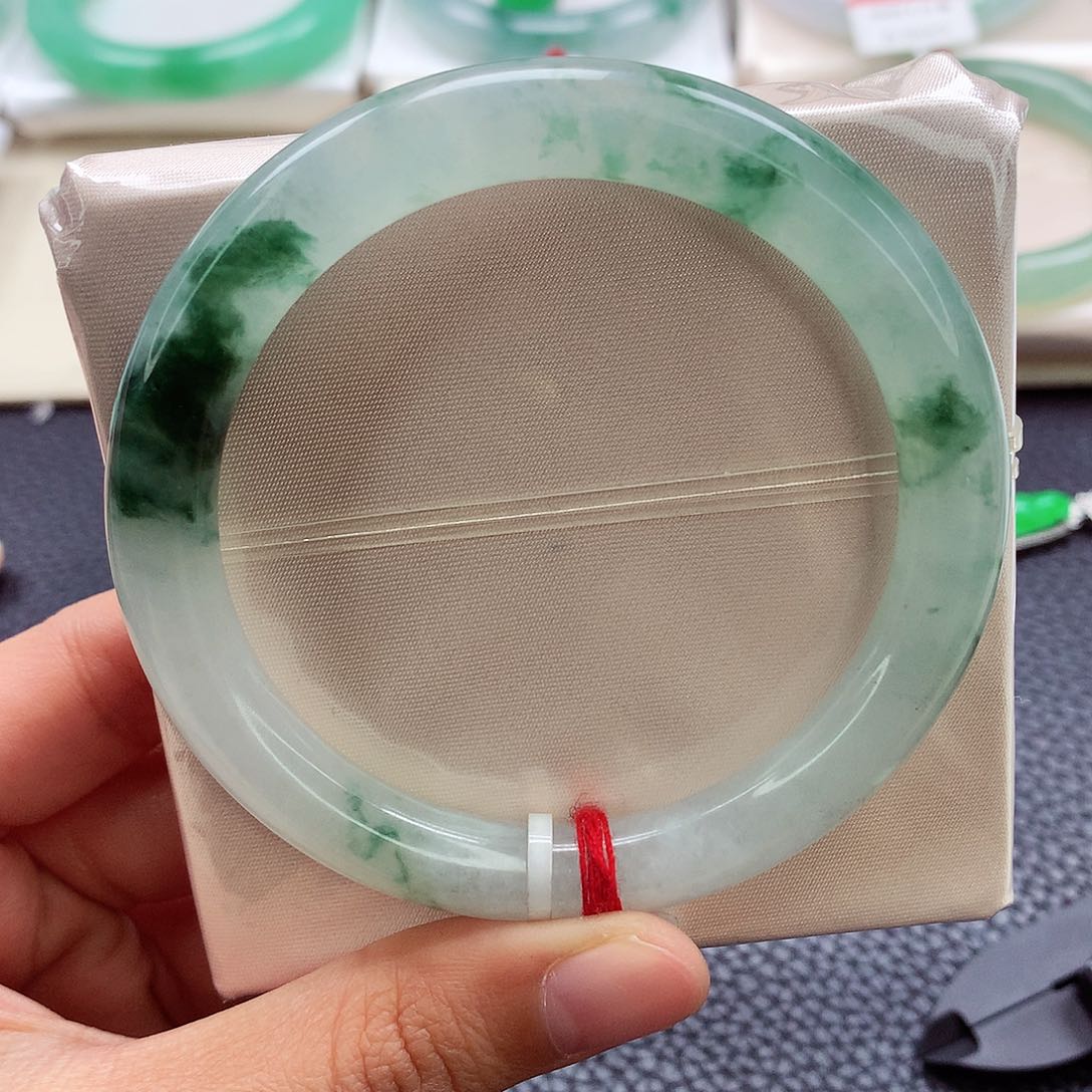 翡翠手镯未镶嵌56.5起荧光 9.0✖️9.0