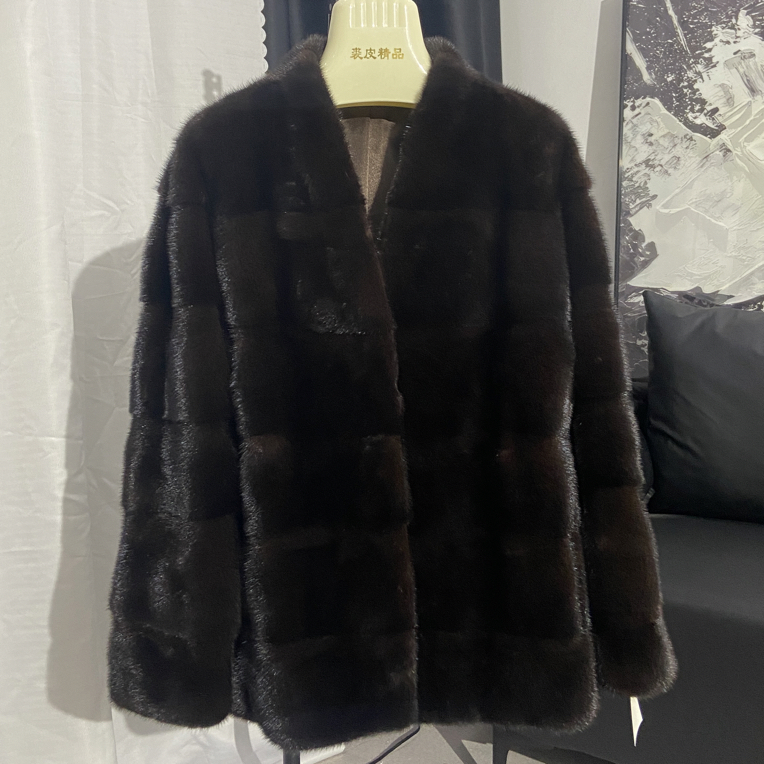 新款V领 横排工艺时尚外套