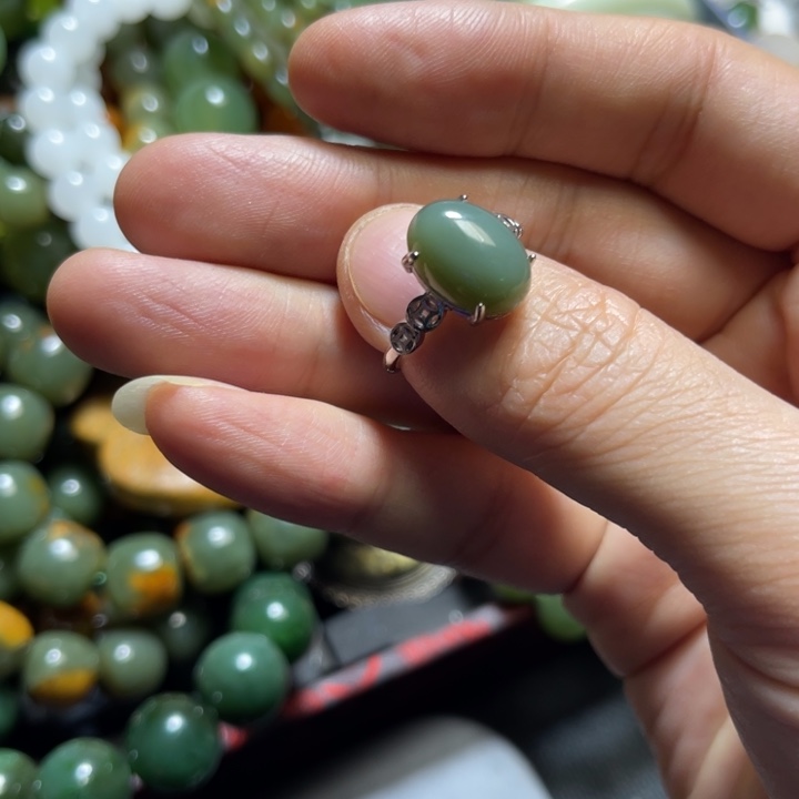 和田玉（碧玉）未镶嵌颈饰