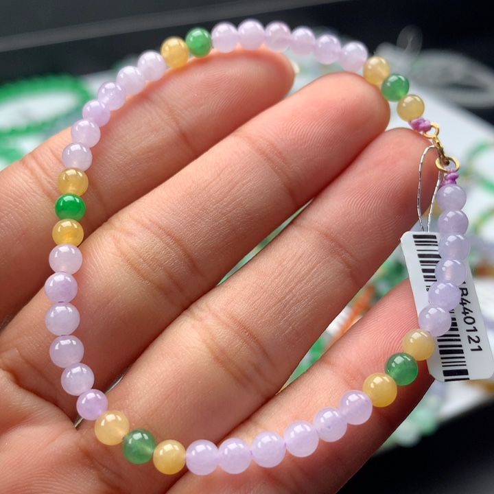 翡翠手镯未镶嵌卡