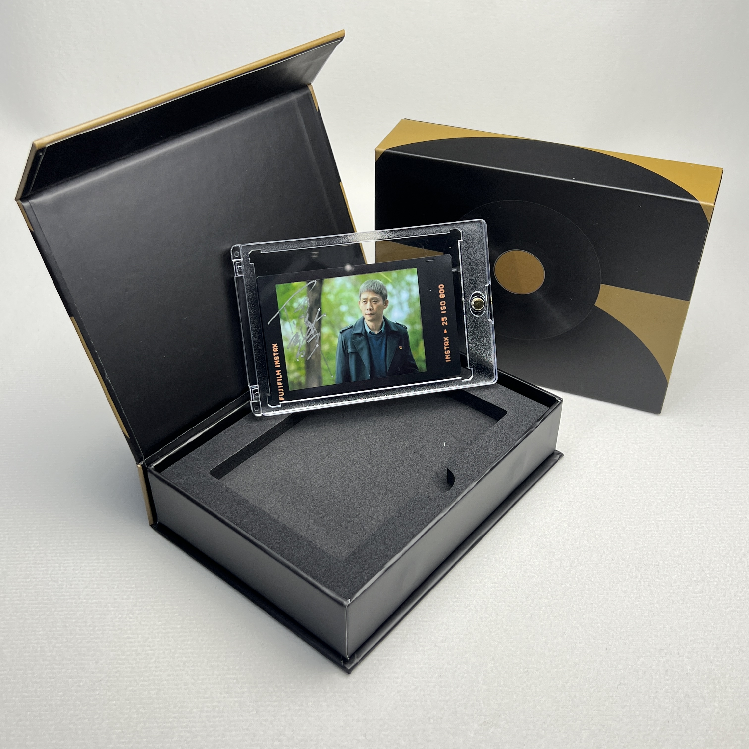 N8905张译 签名正品拍立得照片 黑胶