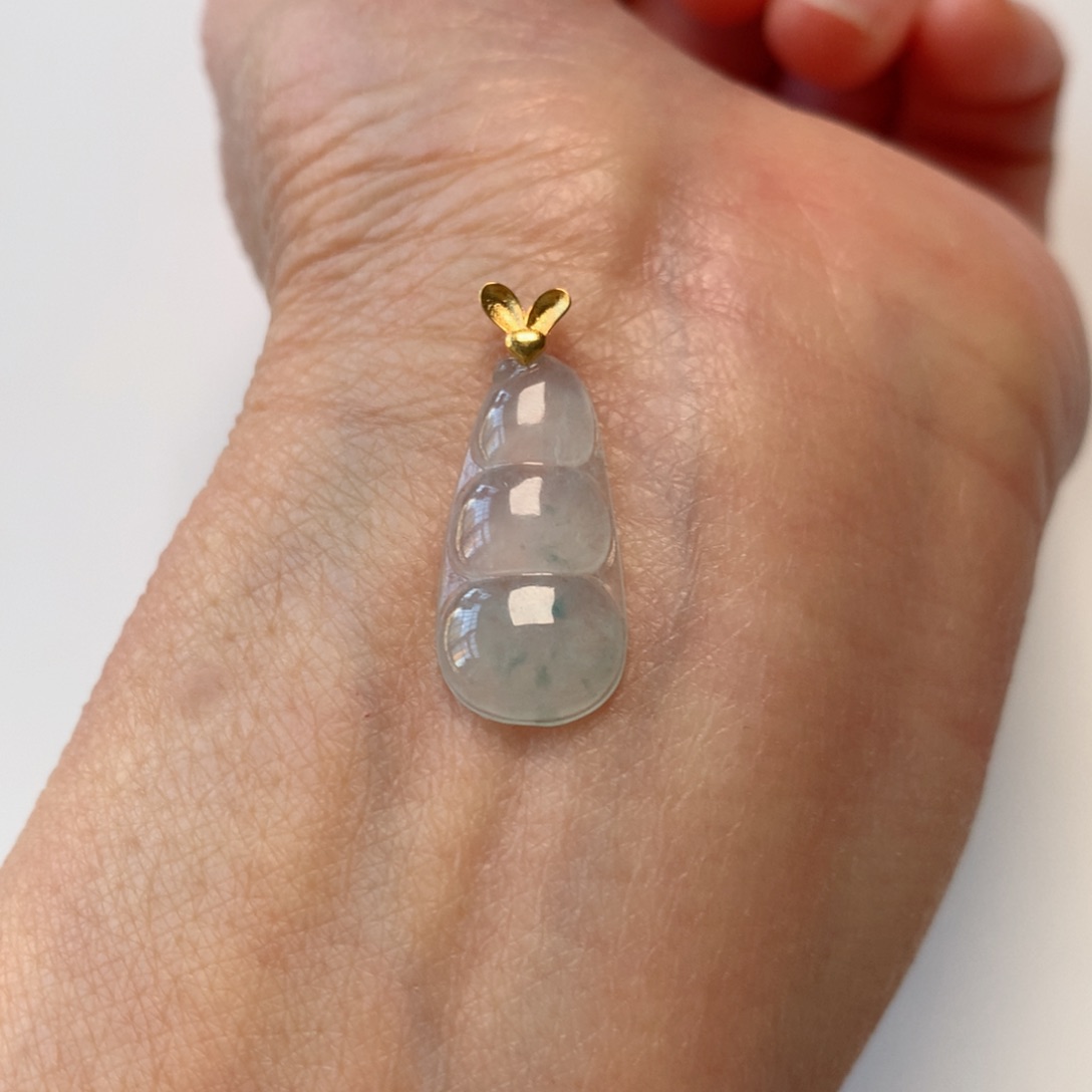 翡翠颈饰18K金镶嵌豆