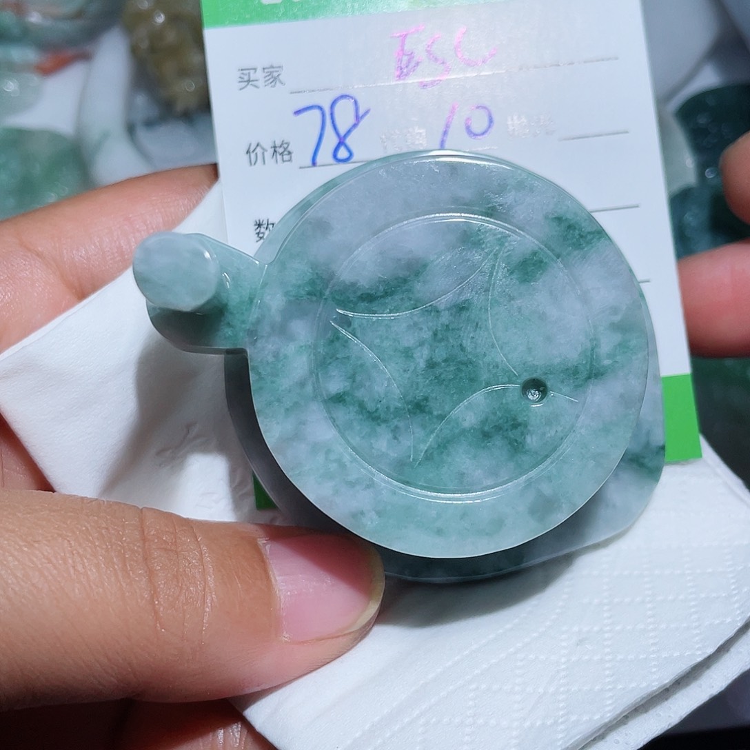 翡翠颈饰未镶嵌_****忆翡翠