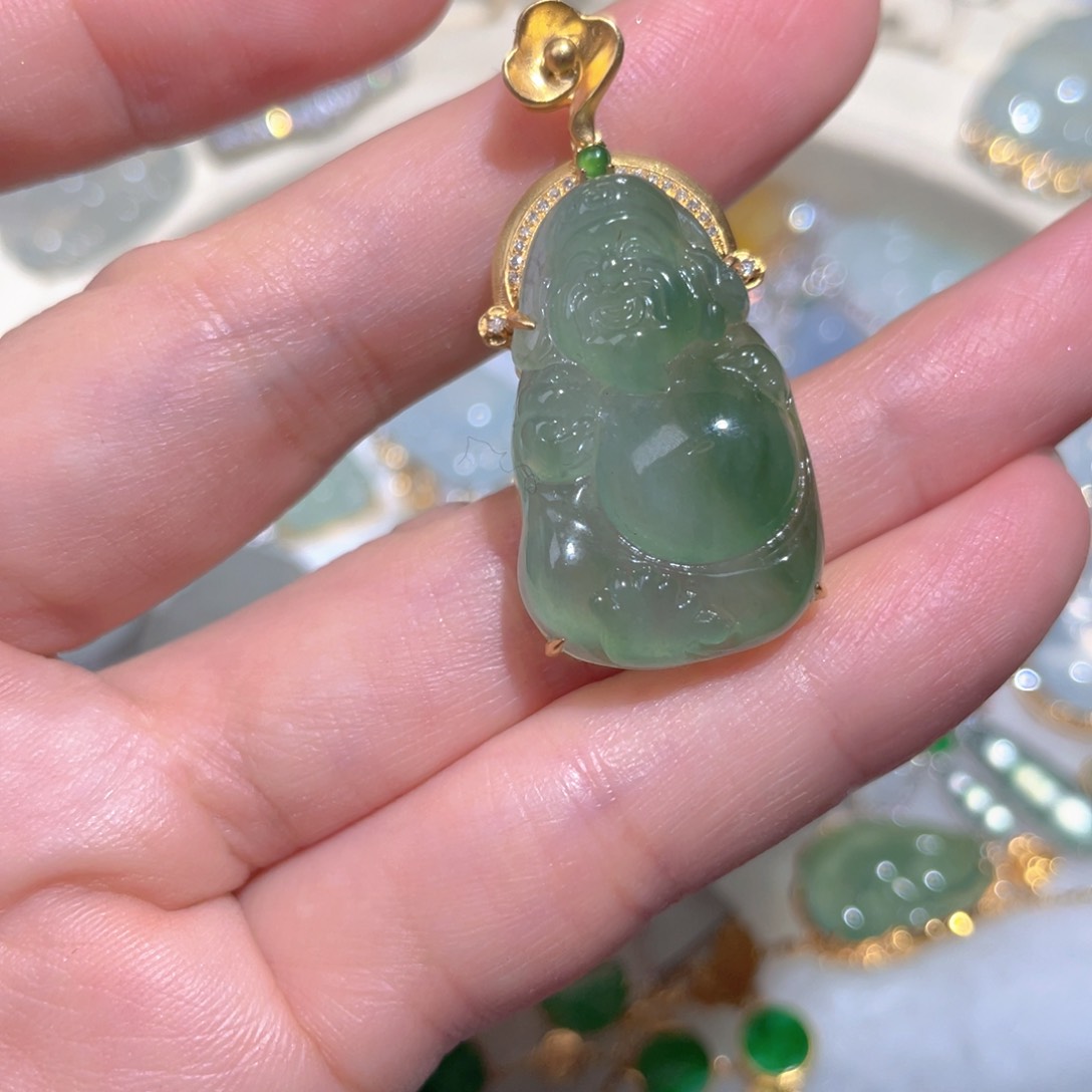 翡翠颈饰18K金镶嵌翡翠