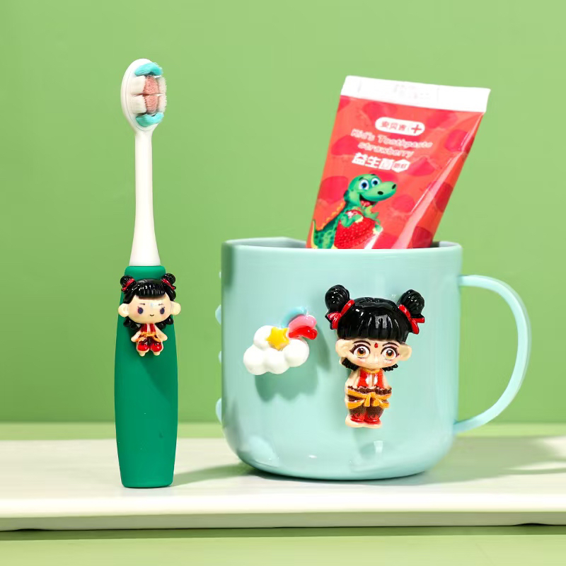 新款儿童1-3-6到12岁哪吒敖丙万毛软毛牙刷杯子牙膏男孩女孩套装