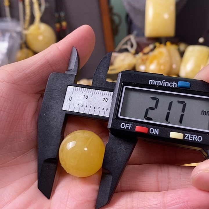 琥珀未镶嵌裸石圆珠