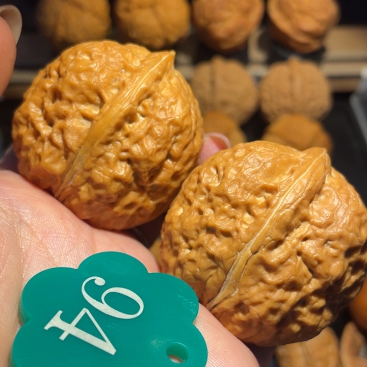 粗筋霸王龙核桃尺寸43