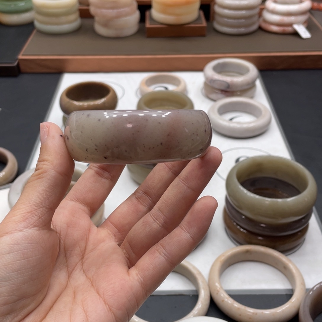 石英质玉手镯未镶嵌雪*