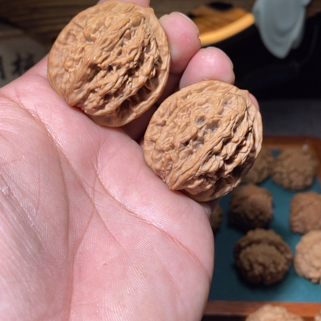 文玩核桃吊坠麦穗虎头38