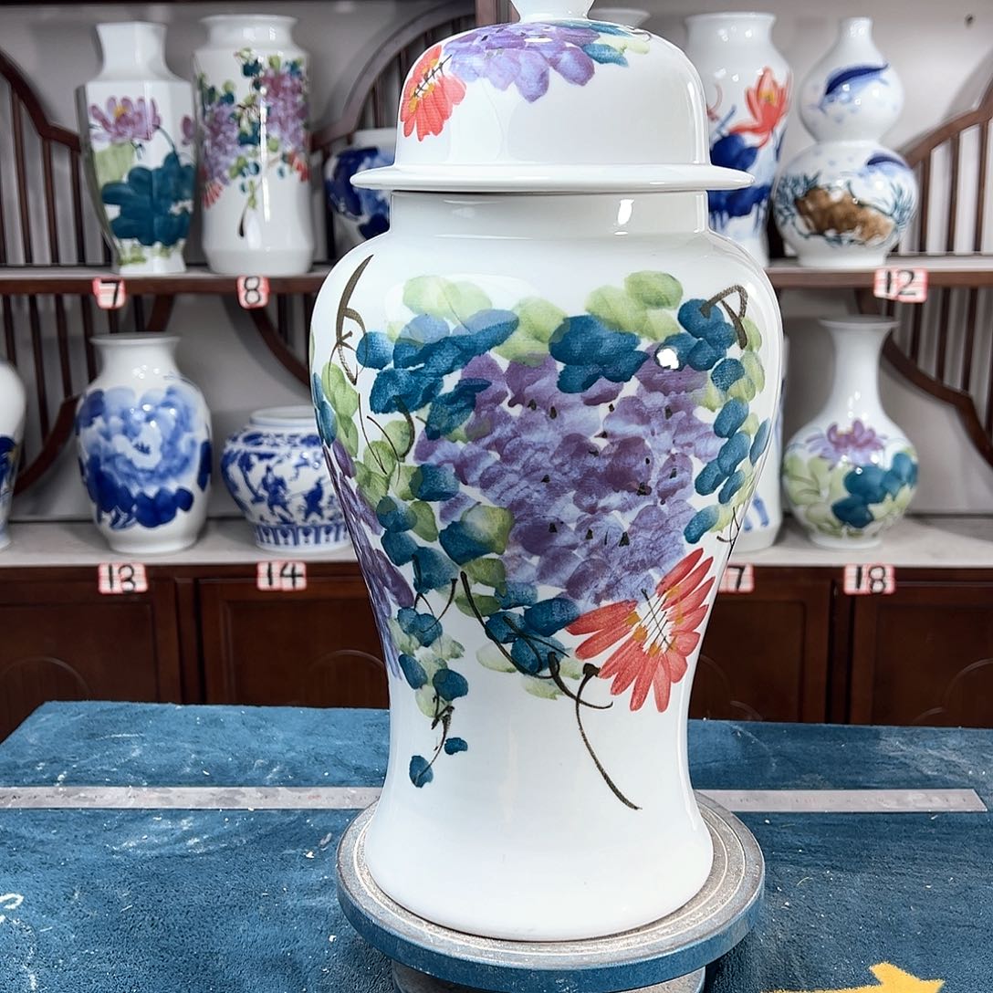 摆件景德镇陶瓷将紫